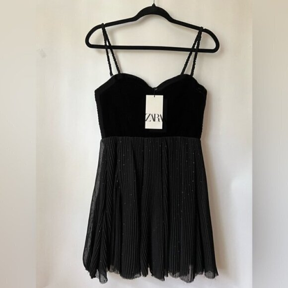Zara, Ladies Velvet Dotted Mesh Dress - Black. Size: M. NWT. - Picture 2 of 16